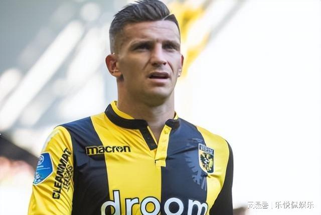 初就打出4 初就打出4